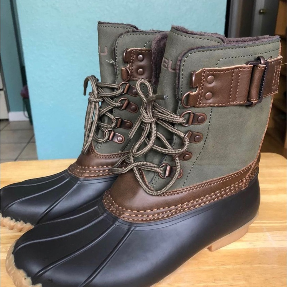 Rain boots……. Size 6.5